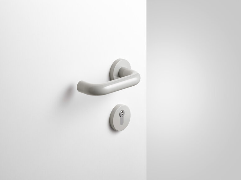 HEWI deurkruk steengrijs Krukgarnituur met sleutelrozet in de kleur steengrijs gemaakt van polyamide